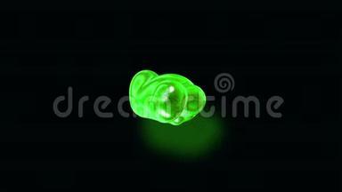 仿佛玻璃滴或充满绿色火花的球体融合在一起，融合在一起